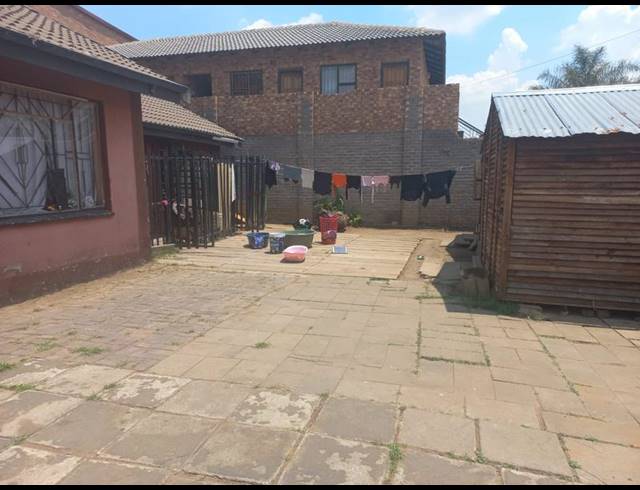 BUSINESS FOR SALE IN KEMPTON PARK WEST